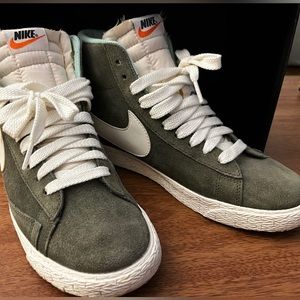 Nike Blazer Mid Suede Trainers Size 8